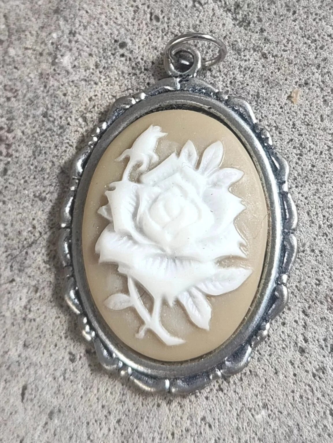 Real Vintage Carved Rose Cameo Pendant Silver-Tone Oval Motif