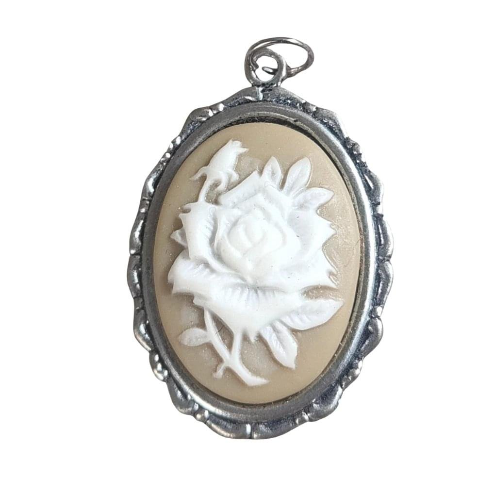 Vintage Cameo Pendant